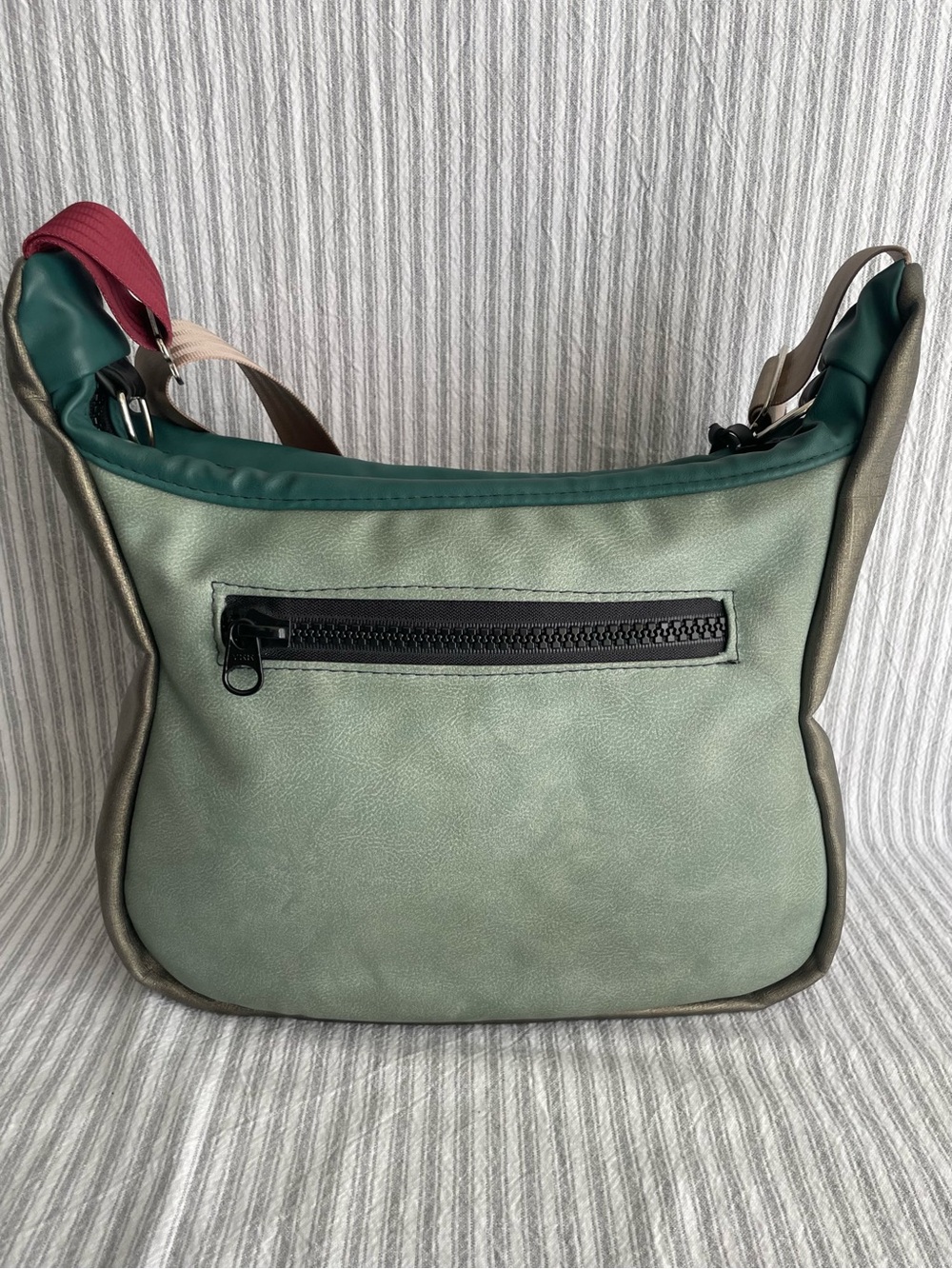 MARI CLA RO Upcycled Seatbelt & Vegan Leather Messenger Bag Unique Utility #787 - Picture 6 of 10